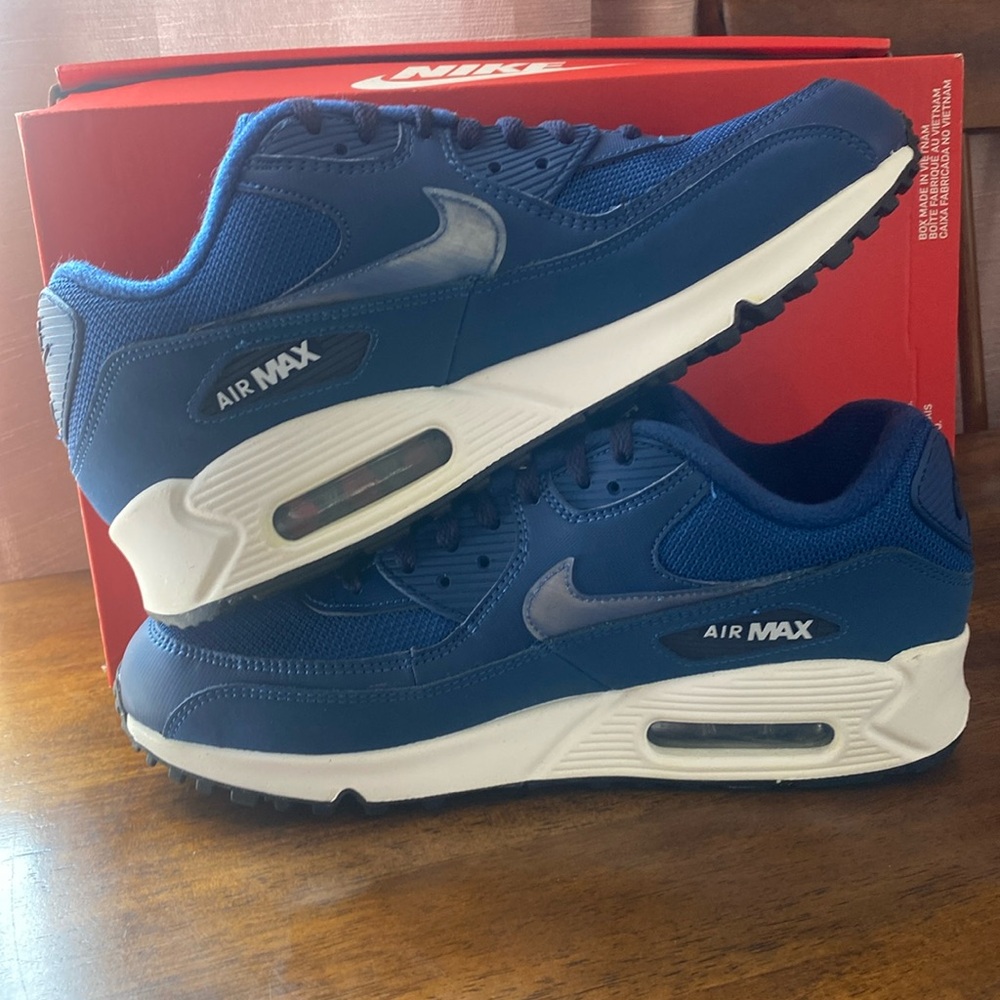 Nike Air Max 90 Essential mens size 8